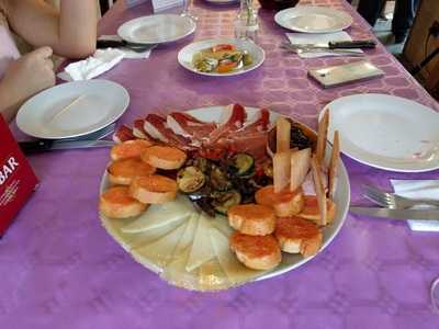 Sherlock Holmes Tavern