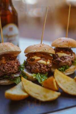 Ola Ola Food Coffee & Drinks