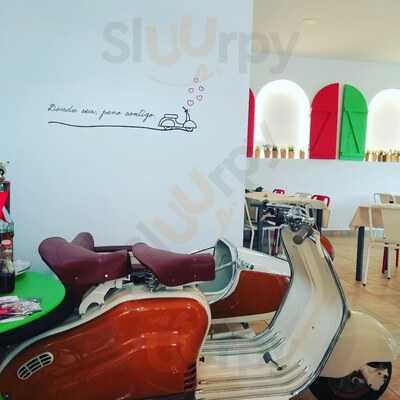 Via Gustosi Pizzeria Playa San Juan