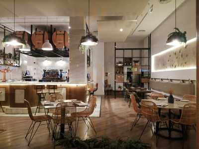 La Fuente, Cafeteria-bar