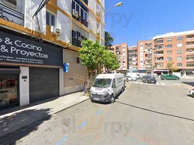 La Fuente, Cafeteria-bar