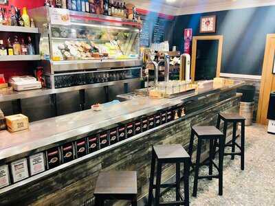 Cafetería Cervecería Casa Santi