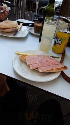 Cafetería Cervecería Casa Santi