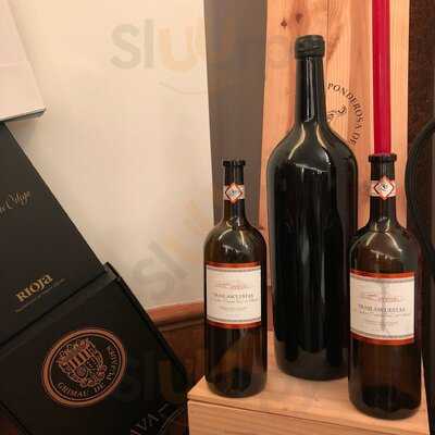 Chicotess Lounge Restaurant Bar