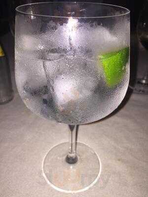 Chicotess Lounge Restaurant Bar