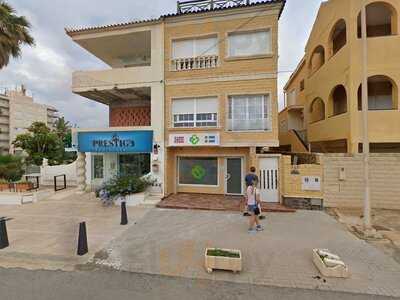 Chicotess Lounge Restaurant Bar