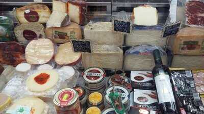 Charcuteria-abaceria Marin & Lopez