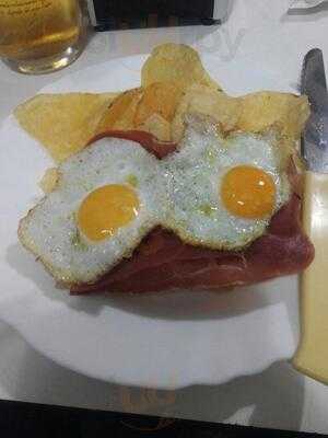 Bar Cafería El Revuelo