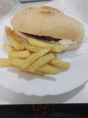 Bar Cafería El Revuelo