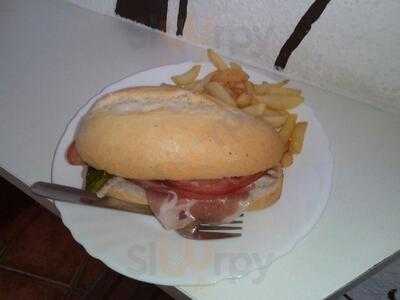 Bar Cafería El Revuelo