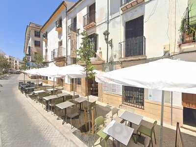 Bar Cafería El Revuelo