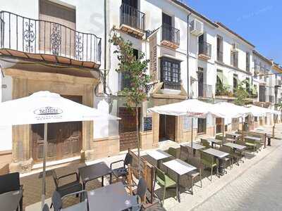 Bar Cafería El Revuelo