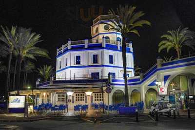 Healy's Irish Bar & Restaurant