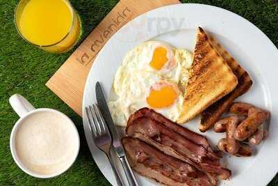 La Avenida Restaurant