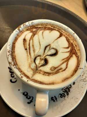 Pablo's Breads, Food & Drinks