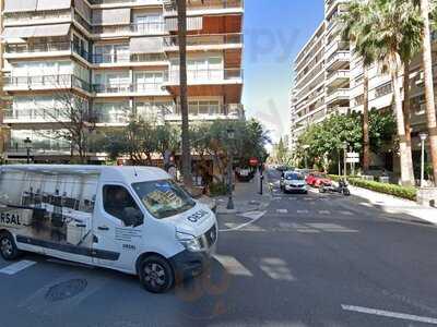 Pablo's Breads, Food & Drinks