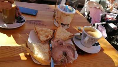 Cafe Bar Tapas El Manantial