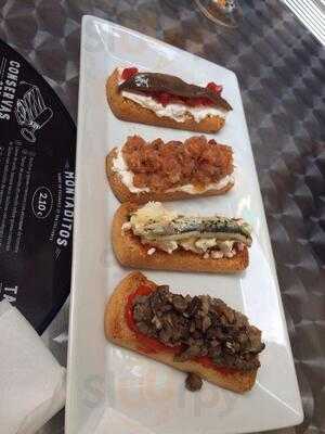 Bodega Canalla - Vermouths & Vinyls