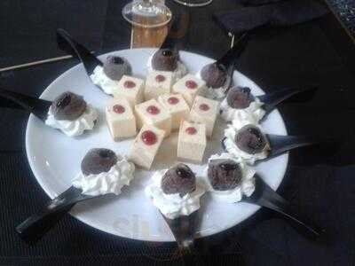 Bodega Canalla - Vermouths & Vinyls