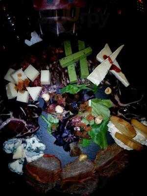 Bodega Canalla - Vermouths & Vinyls