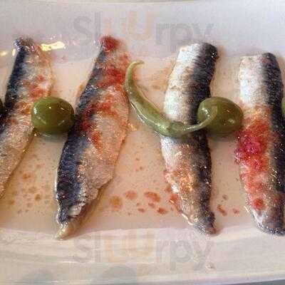 Bodega Canalla - Vermouths & Vinyls