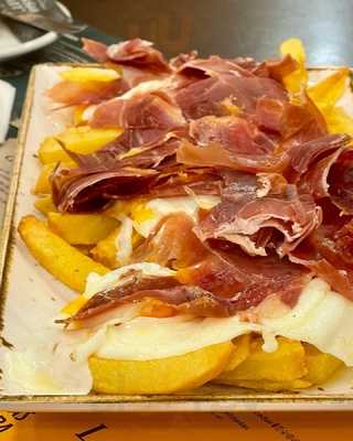 La Cueva De 1900 - Martínez, 9