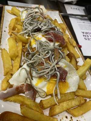 La Cueva De 1900 - Martínez, 9