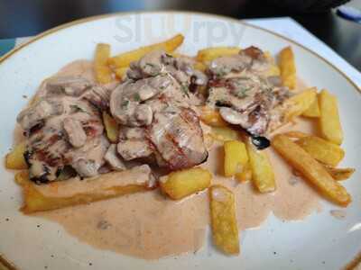 La Cueva De 1900 - Martínez, 9