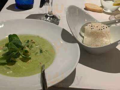 Everest Fusion Restaurant & Cocktail Bar