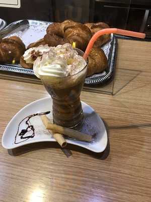 Cafeteria-churreria Los Alpes Suizos