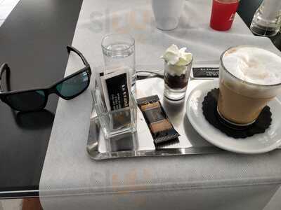 Le Grand Cafe