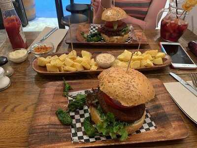 Ilans Burger Bar Kosher