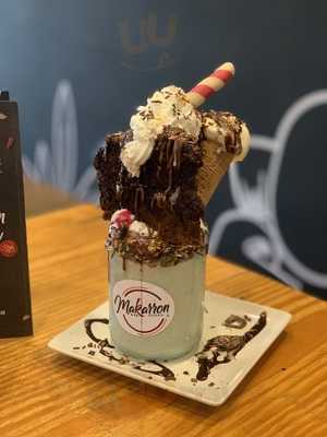 Makarron Pizzería & Tapas