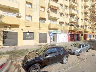 Makarron Pizzería & Tapas