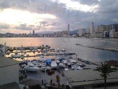 La Sirena Del Puerto