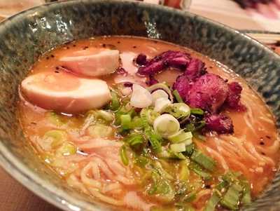 Tonkotsu Ramen & Asían Street Food