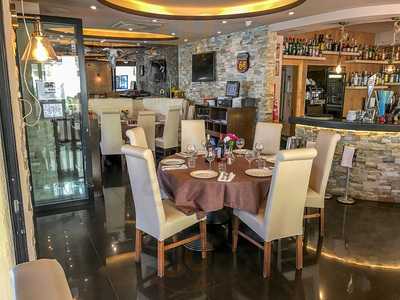 Amigos Grill Puerto Marina