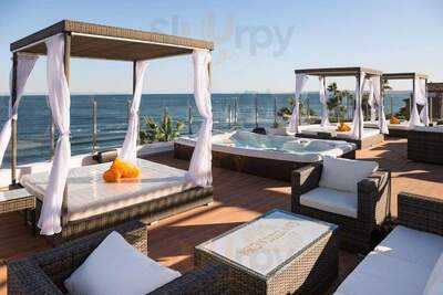 Bronzzzano Beach Club