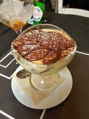 Sports Bar Italian Food - C. Marina