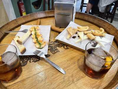 La Esquinita Del Chupa Y Tira