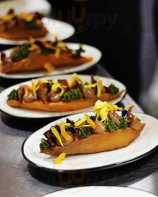 Moix Wine & Gastrobar