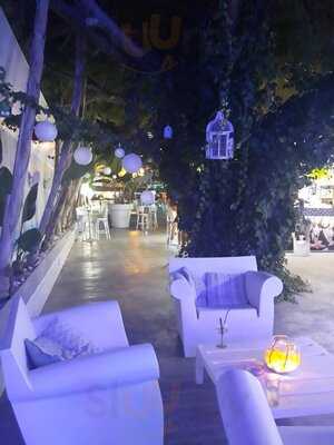 The Agus Gatrobar Beach