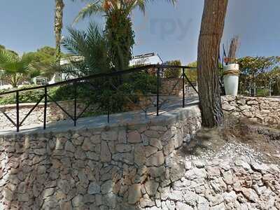 The Agus Gatrobar Beach