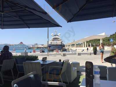 La Mar De Vinos Muelle Uno