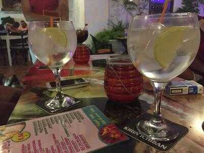 Bar-coctelería Teteria Albanta.