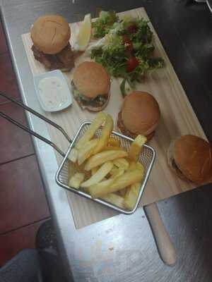 Mavericks Bar And Bistro