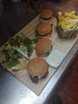 Mavericks Bar And Bistro