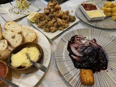 La Taberna, Vinos Y Tapas.