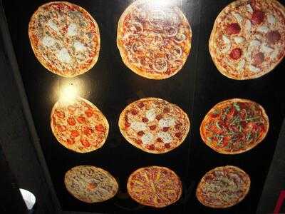 Restarante Pizzeria Cerveceria  La Goleta