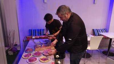 La Niña De Los Peines